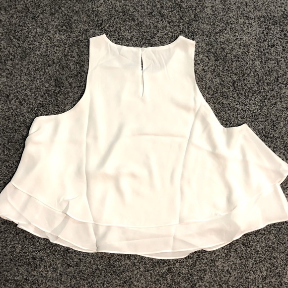 Forever21 Flowy White Layered Top Size Small NWT - Picture 3 of 4